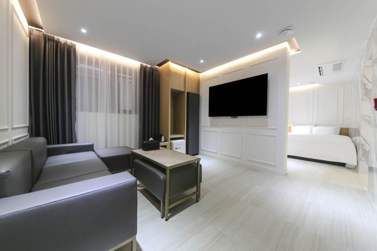 Brown Dot Hotel Pyeonghwa Plaza Mokpo Εξωτερικό φωτογραφία