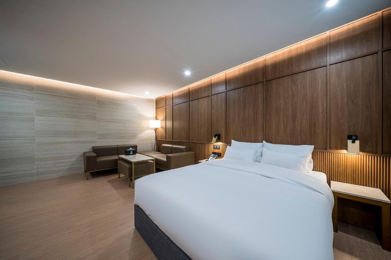Brown Dot Hotel Pyeonghwa Plaza Mokpo Εξωτερικό φωτογραφία