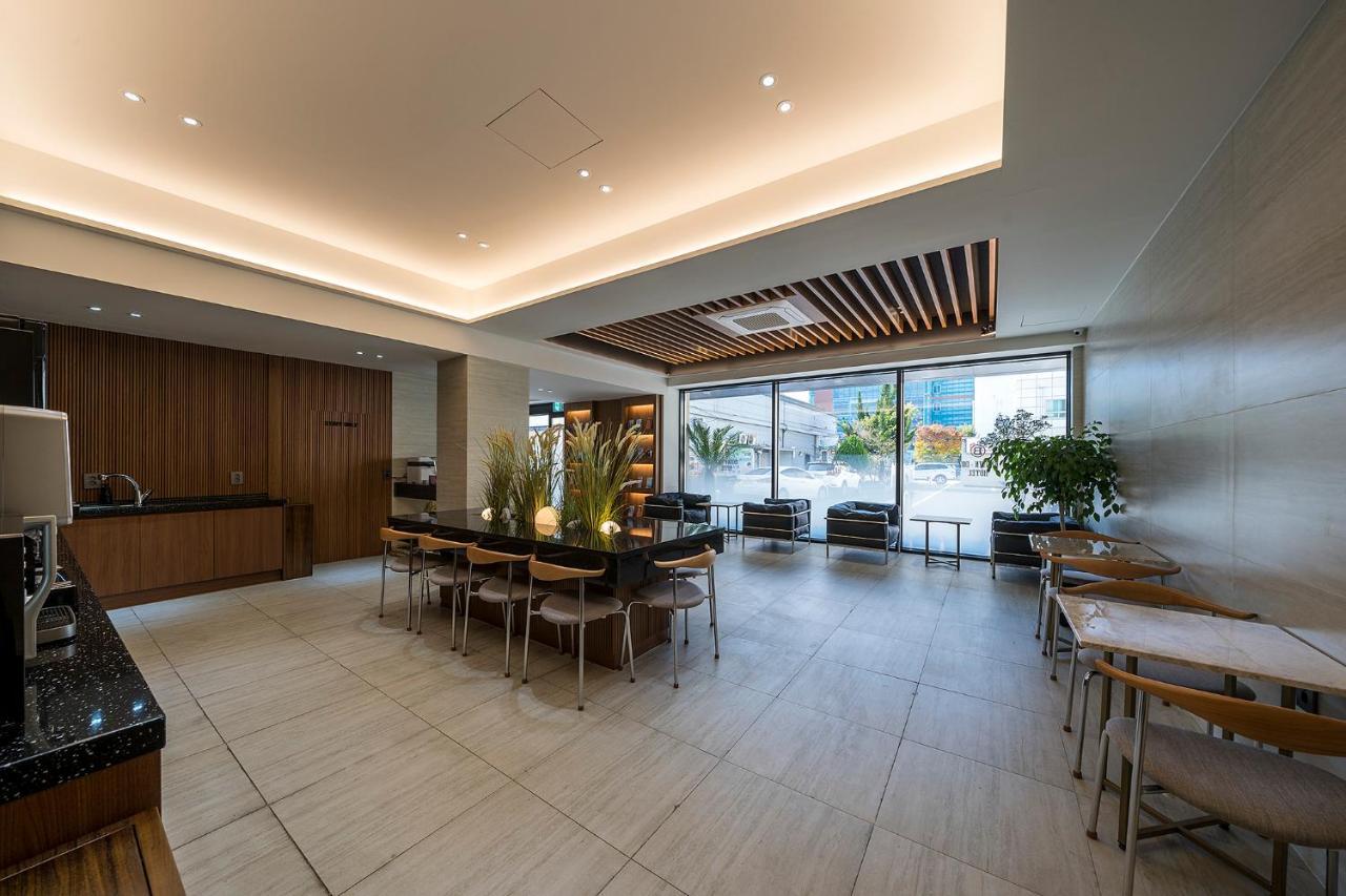 Brown Dot Hotel Pyeonghwa Plaza Mokpo Εξωτερικό φωτογραφία