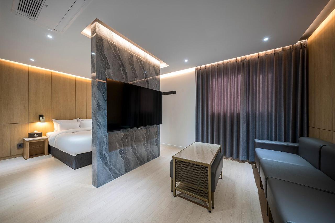 Brown Dot Hotel Pyeonghwa Plaza Mokpo Εξωτερικό φωτογραφία