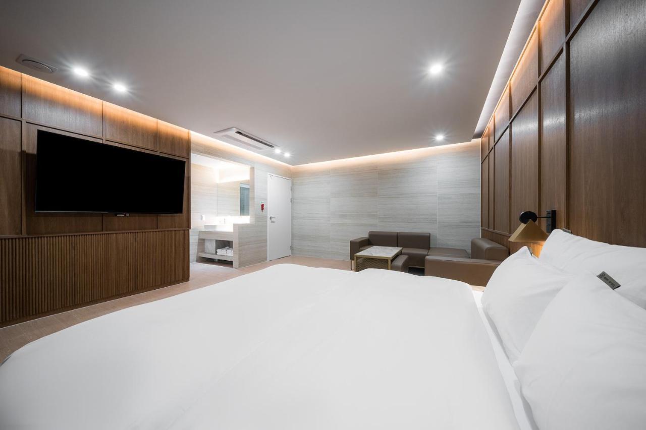 Brown Dot Hotel Pyeonghwa Plaza Mokpo Εξωτερικό φωτογραφία